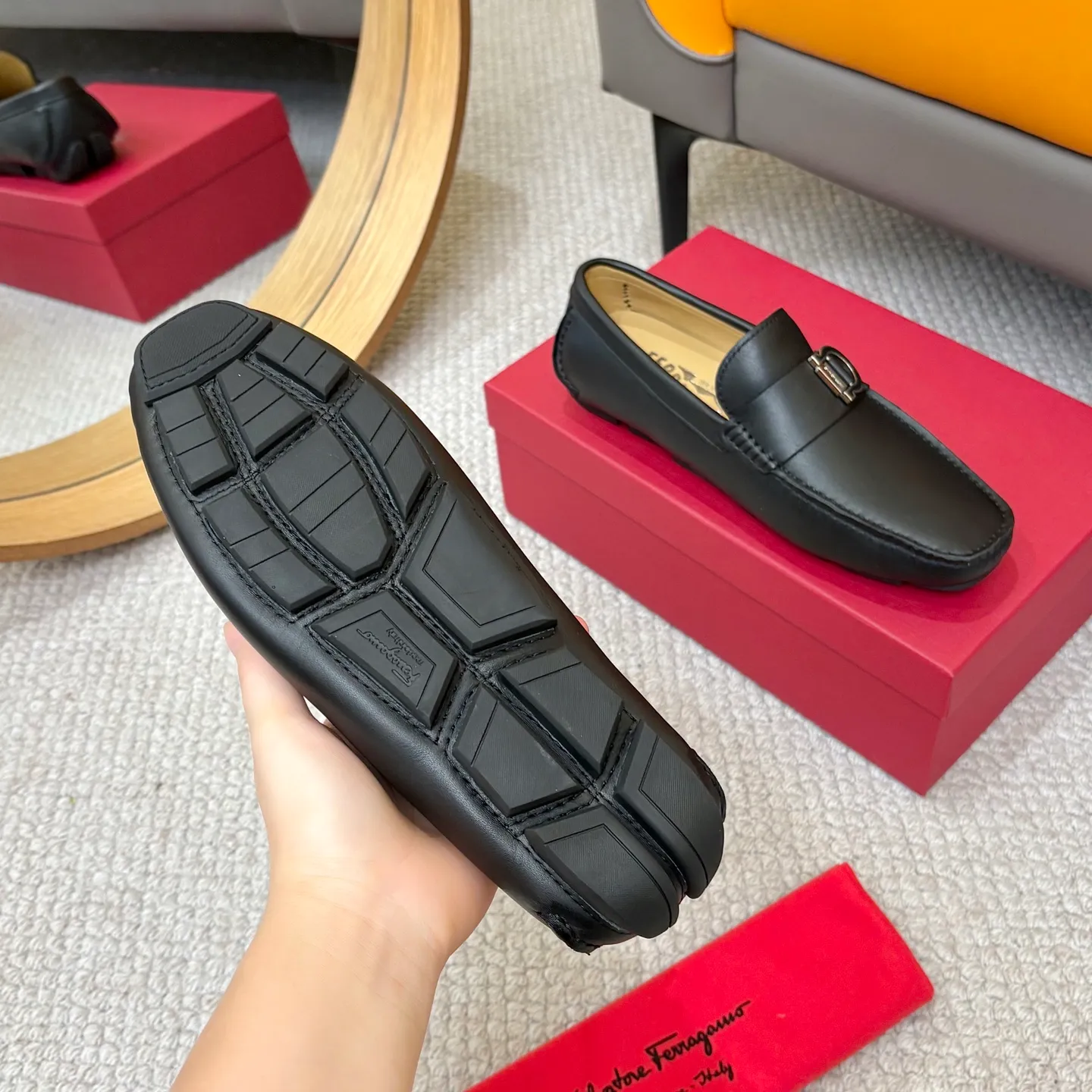 Men's men's shoes 💰420 (Yangli) Ferragamo 〰Ferragamo 2⃣️0⃣️2⃣️5️⃣ New series 👊🏻 Upper 🇮🇹 Italian imported calfskin, original outsole molding. Water-dyed sheepskin lining. The identity of every successful man is set off, and the upper and lower shoes are elegant and stable🚶🏻🚶🏻The high-end custom counter original replica is an eternal classic🔍️Number of codes: 38-46 with counter packaging